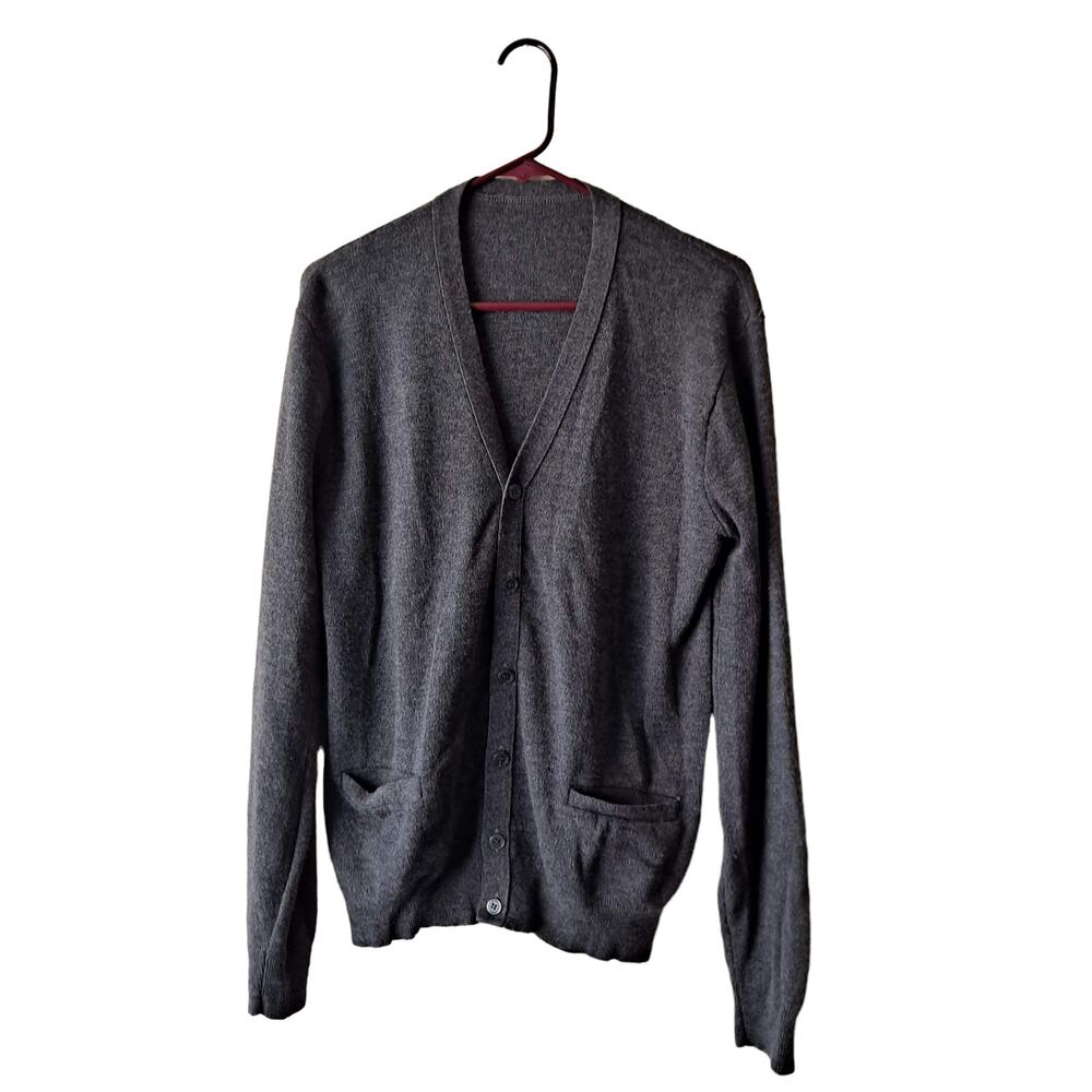 Union Made Gray Vneck Long Sleeve Tight Knit Sweater Cardigan w 2 Front Pockets